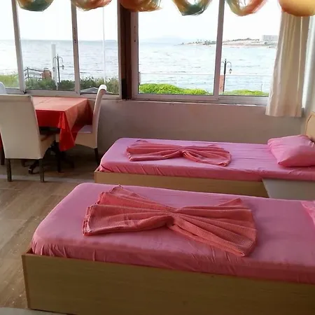 Yona Semesterbostad Çeşme