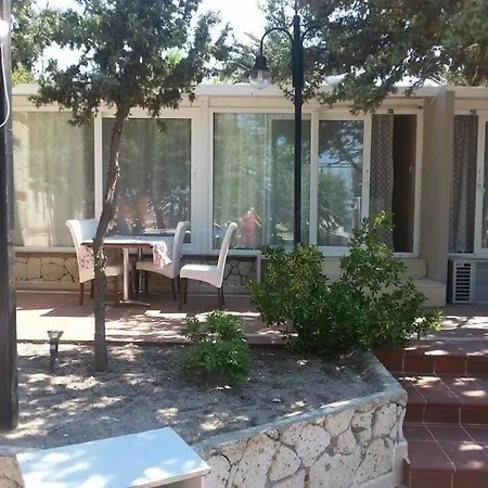 Tatil Evi Yona Çeşme
