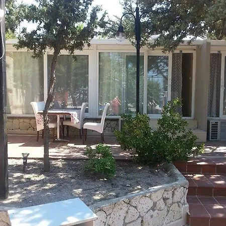 Yona Bed & Breakfast
