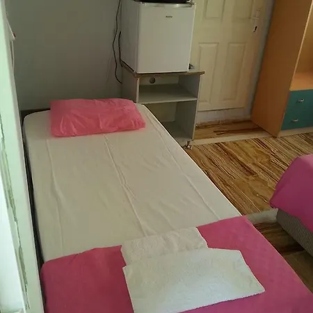 Yona Bed & Breakfast