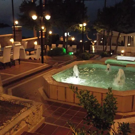 Yona Bed & Breakfast Cesme