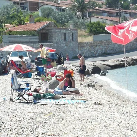 Yona Cesme