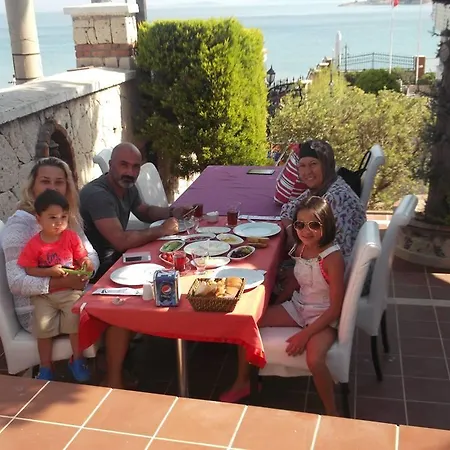 Yona * Çeşme