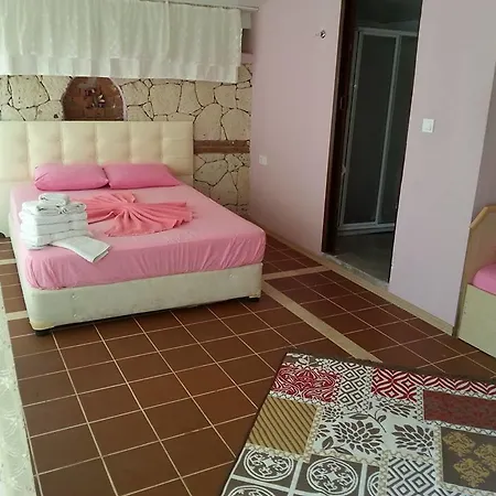 Yona Bed & Breakfast Cesme